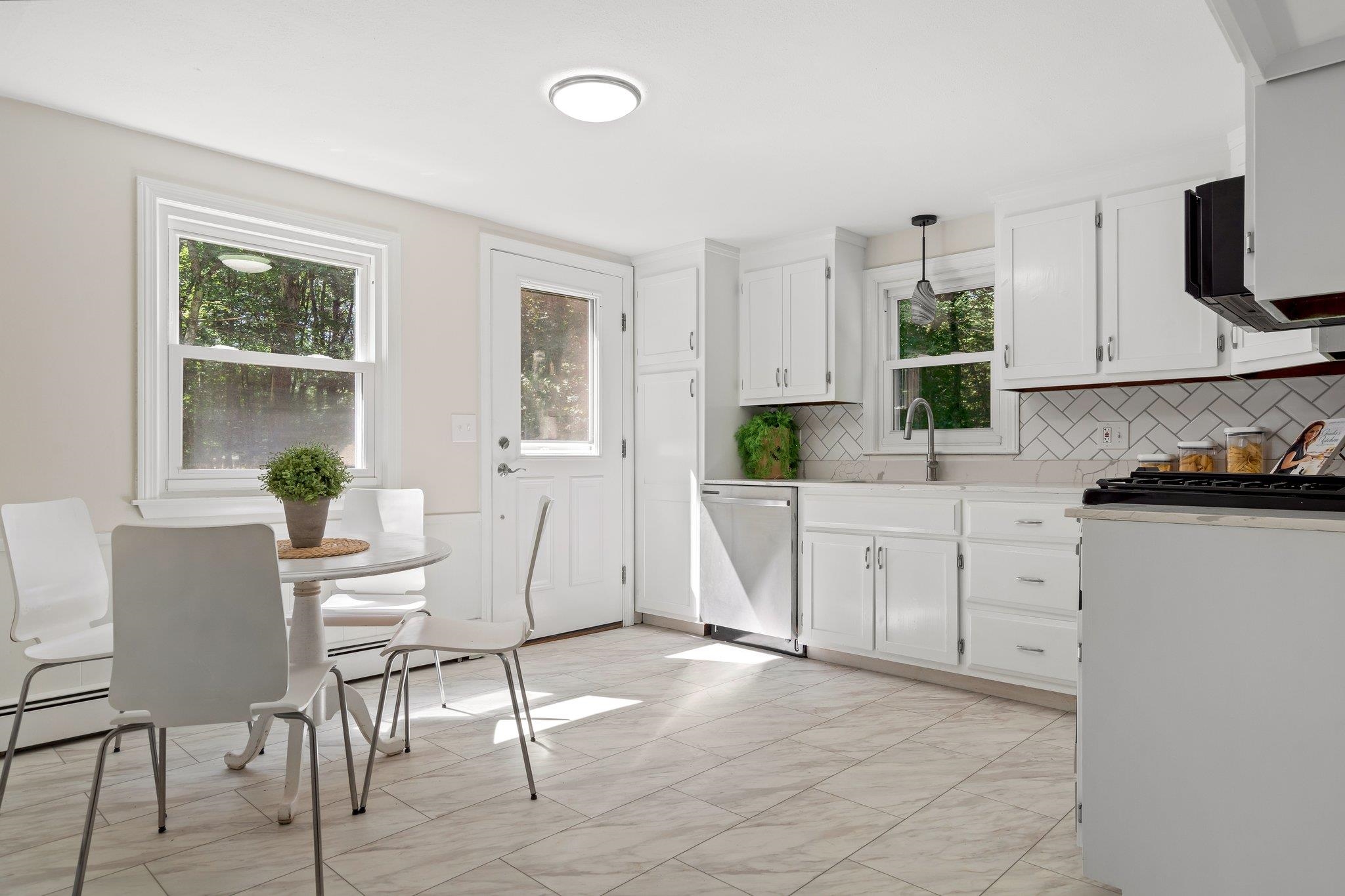 7 Timberlane Road Plaistow, NH 03865 - Photo 6 of 36