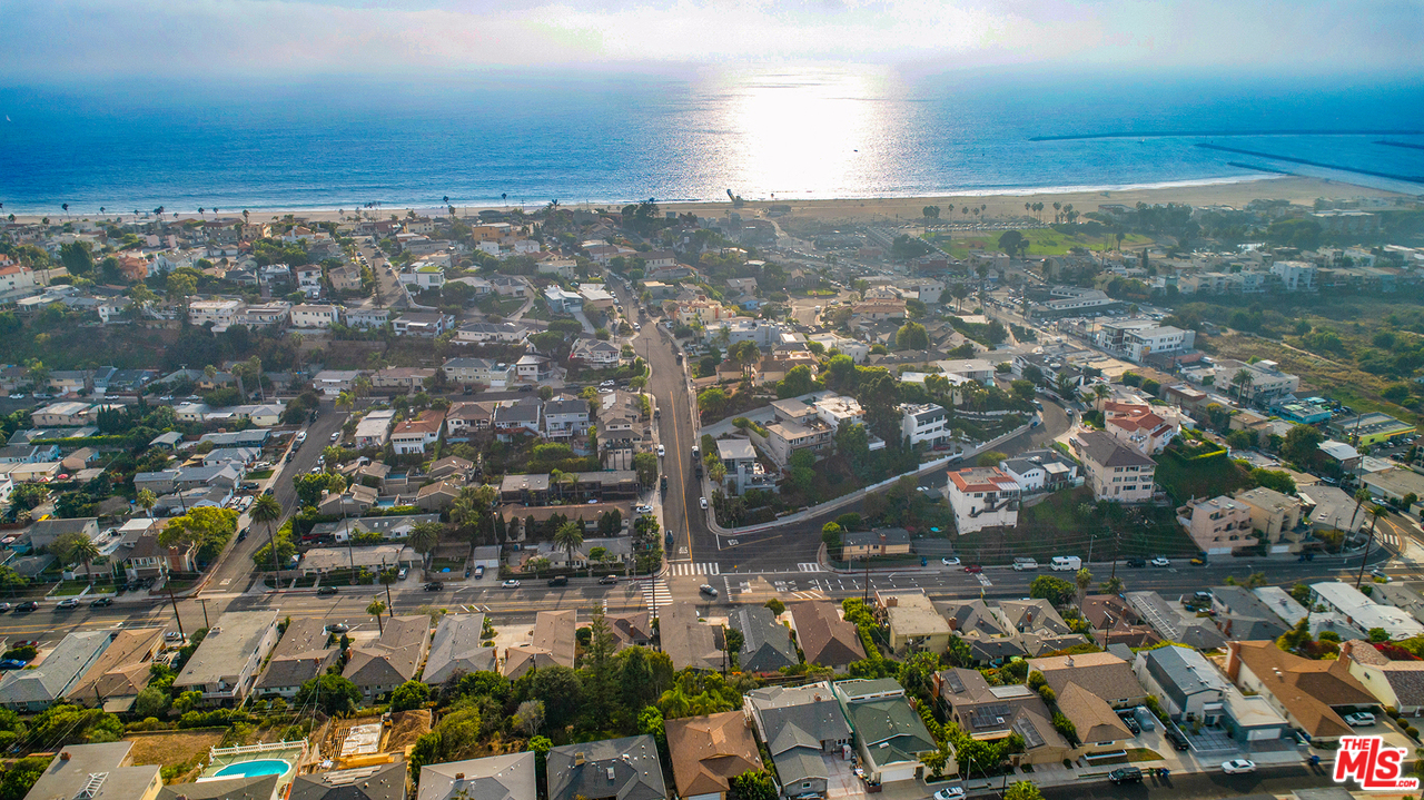 8210 Pershing Drive Playa del Rey, CA 90293 - Photo 16 of 21 Gallery Image 16
