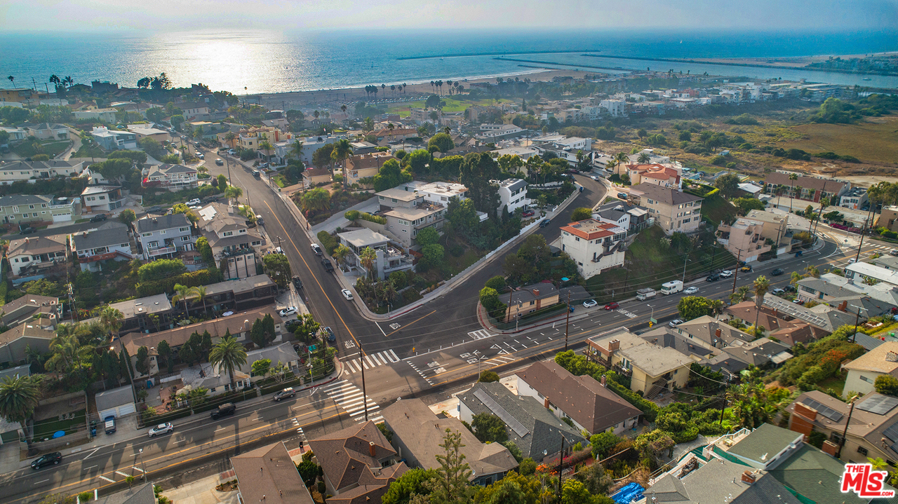 8210 Pershing Drive Playa del Rey, CA 90293 - Photo 17 of 21 Gallery Image 17