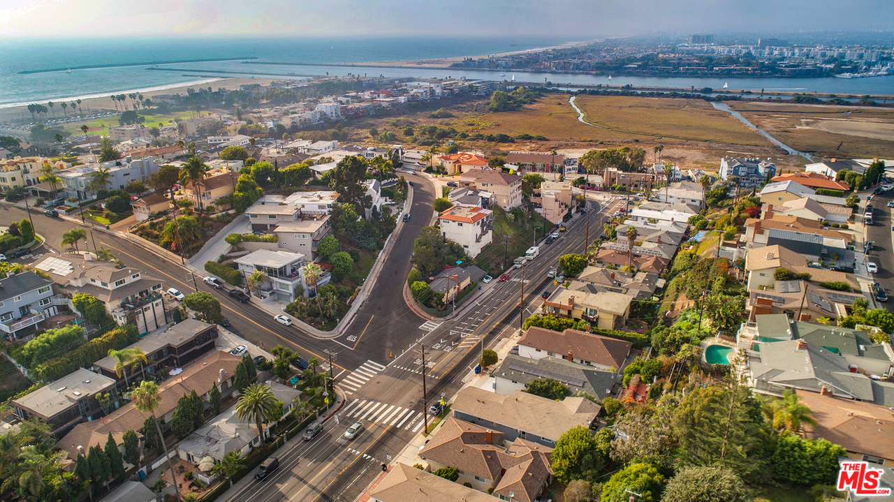 8210 Pershing Drive Playa del Rey, CA 90293 - Photo 20 of 21 Gallery Image 20