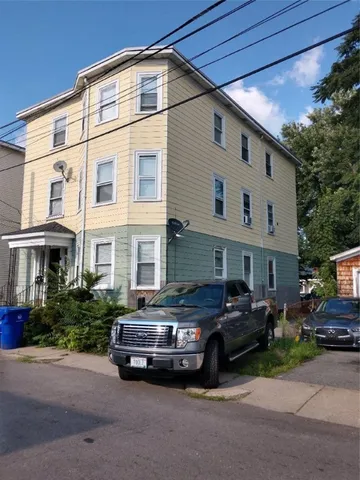 $1,800 | 19 Irving Court, Unit 2, Pawtucket, RI 02860