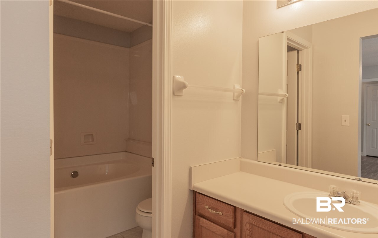 13085 Pointer Drive West Foley, AL 36535 - Photo 13 of 20 Master Bathroom