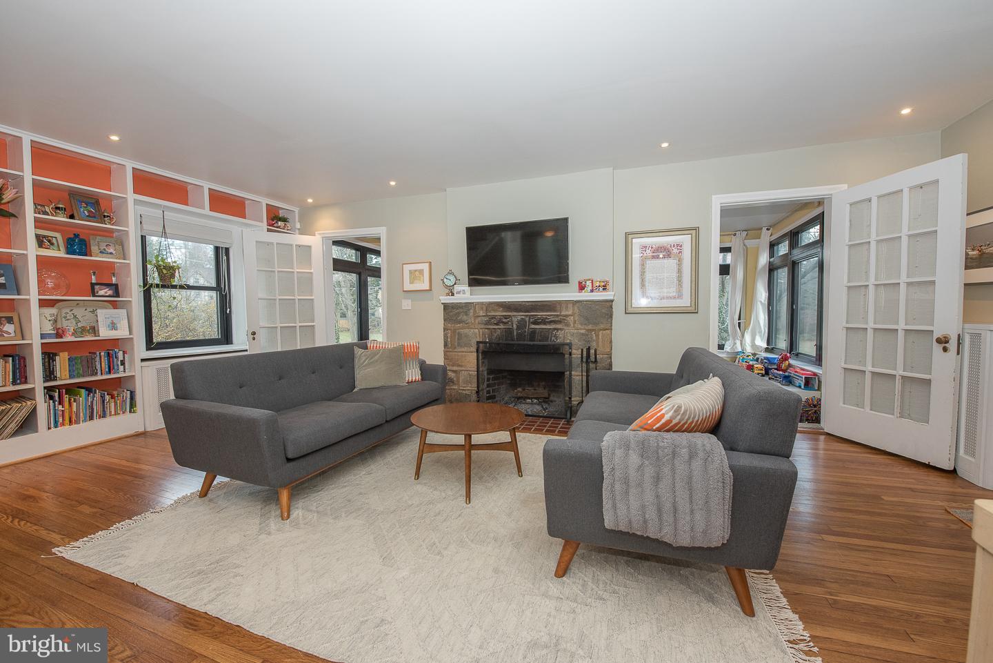 541 Manor Road Wynnewood, PA 19096 - Photo 4 of 30