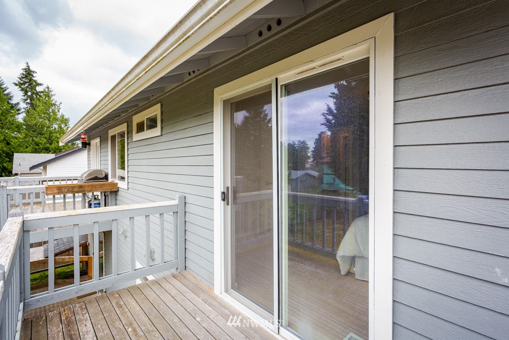 7327 East Collins Road Port Orchard, WA 98366 - Photo 17 of 40 Gallery Image 17