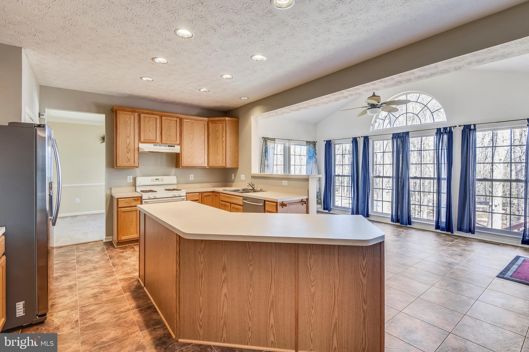 7762 Rotherham Drive Hanover, MD 21076 - Photo 12 of 65 Kitchen open to Breakfast Room
