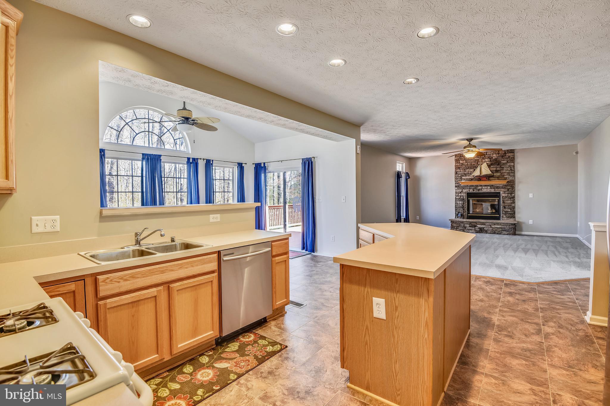 7762 Rotherham Drive Hanover, MD 21076 - Photo 13 of 65 Kitchen / Alternate View
