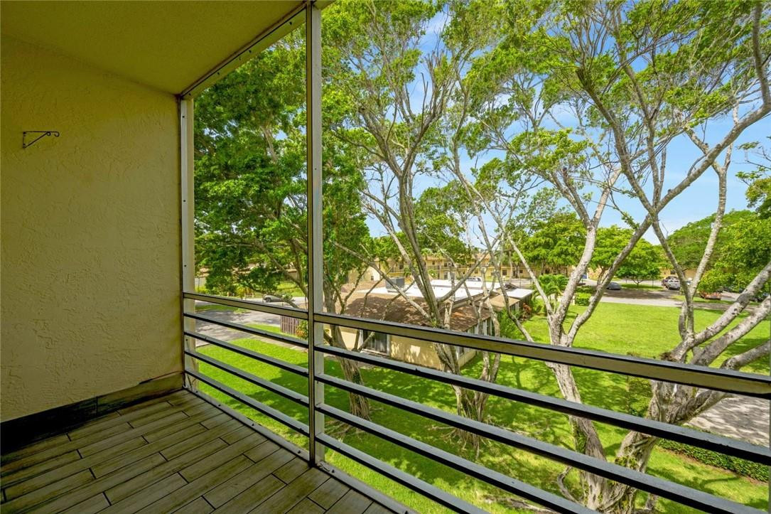 100 Berkley Road, Unit 303 Hollywood, FL 33024 - Photo 18 of 37 Photo 18