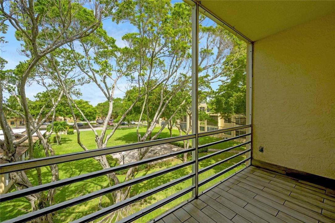 100 Berkley Road, Unit 303 Hollywood, FL 33024 - Photo 19 of 37 Photo 19