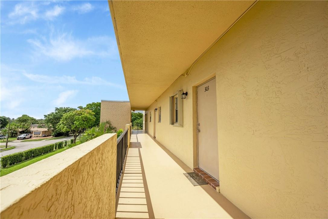 100 Berkley Road, Unit 303 Hollywood, FL 33024 - Photo 24 of 37 Photo 24