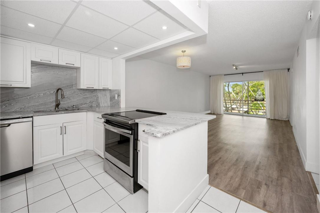 100 Berkley Road, Unit 303 Hollywood, FL 33024 - Photo 3 of 37 Photo 3