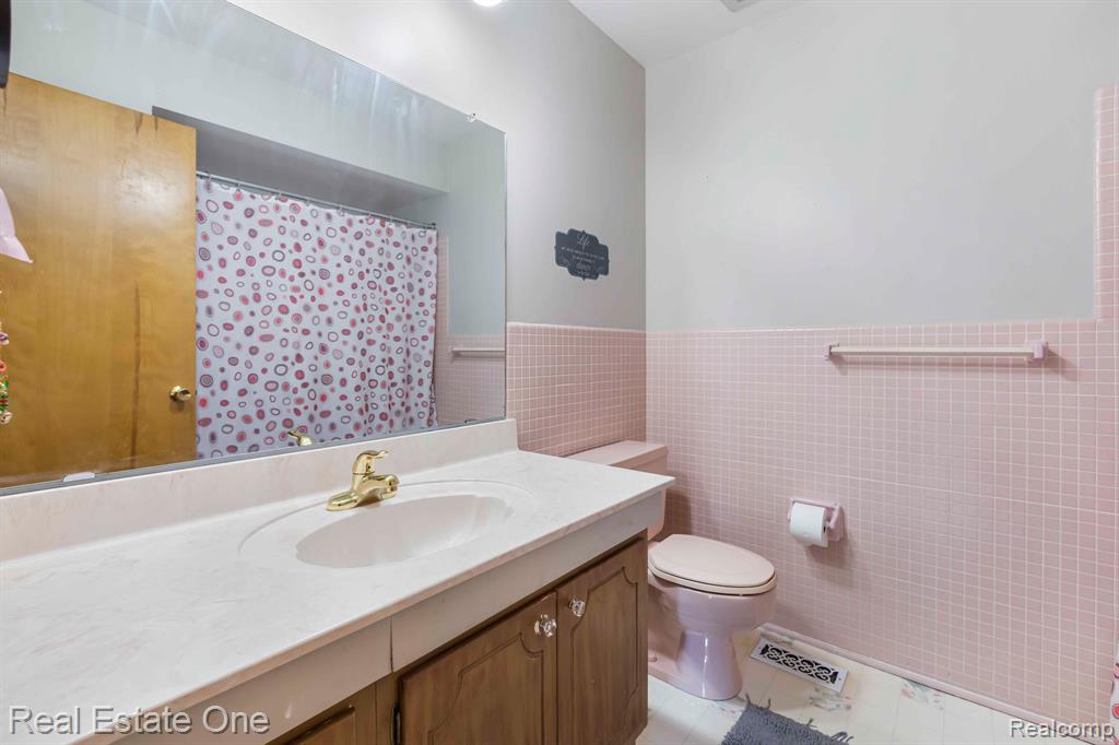 650 South Fieldstone Drive Rochester Hills, MI 48309 - Photo 15 of 17