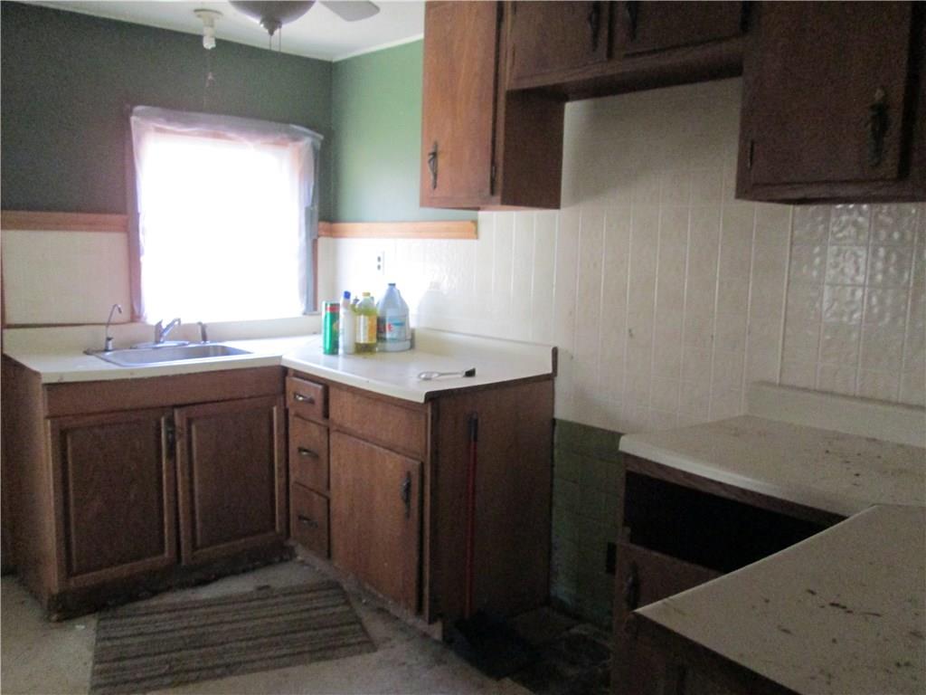 122 Shanor Lane Rochester, PA 15074 - Photo 6 of 11