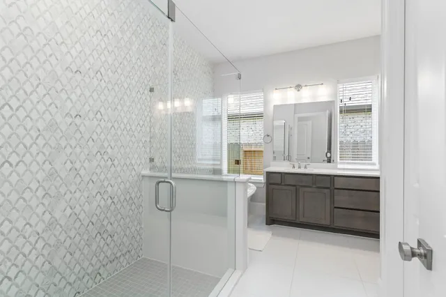 a view of a livingroom with furniture