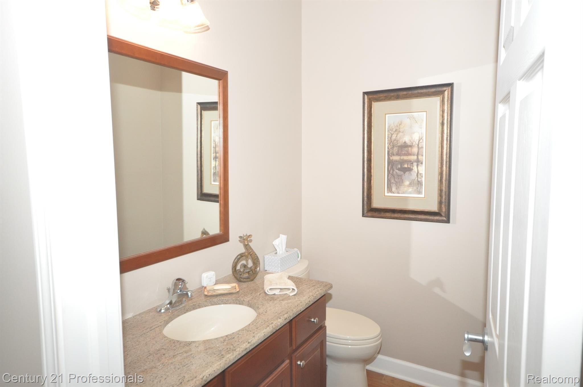 5045 Belmonte Drive Rochester, MI 48306 - Photo 15 of 52 14-5045 Belmonte.JPG