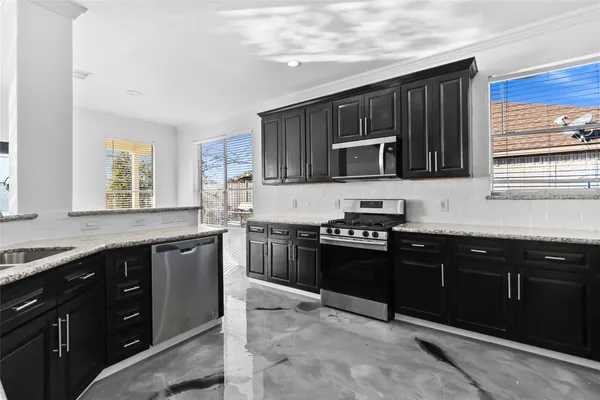 $2,700 | 7619 Omaha Drive, Baytown, TX 77521