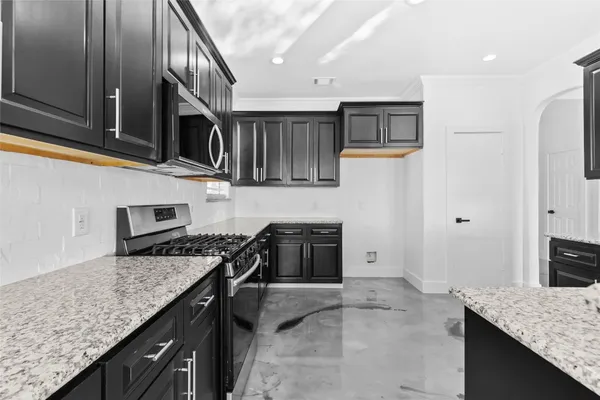 $2,800 | 7619 Omaha Drive, Baytown, TX 77521