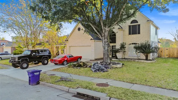 $2,800 | 7619 Omaha Drive, Baytown, TX 77521