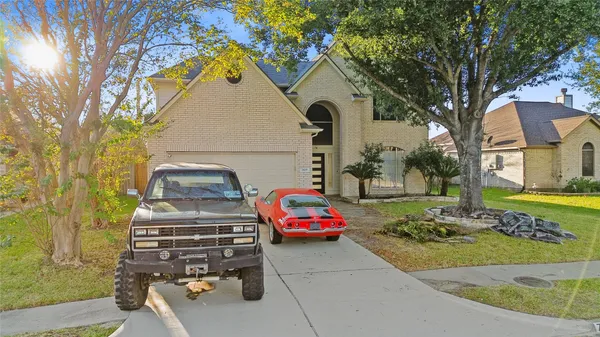 $2,800 | 7619 Omaha Drive, Baytown, TX 77521