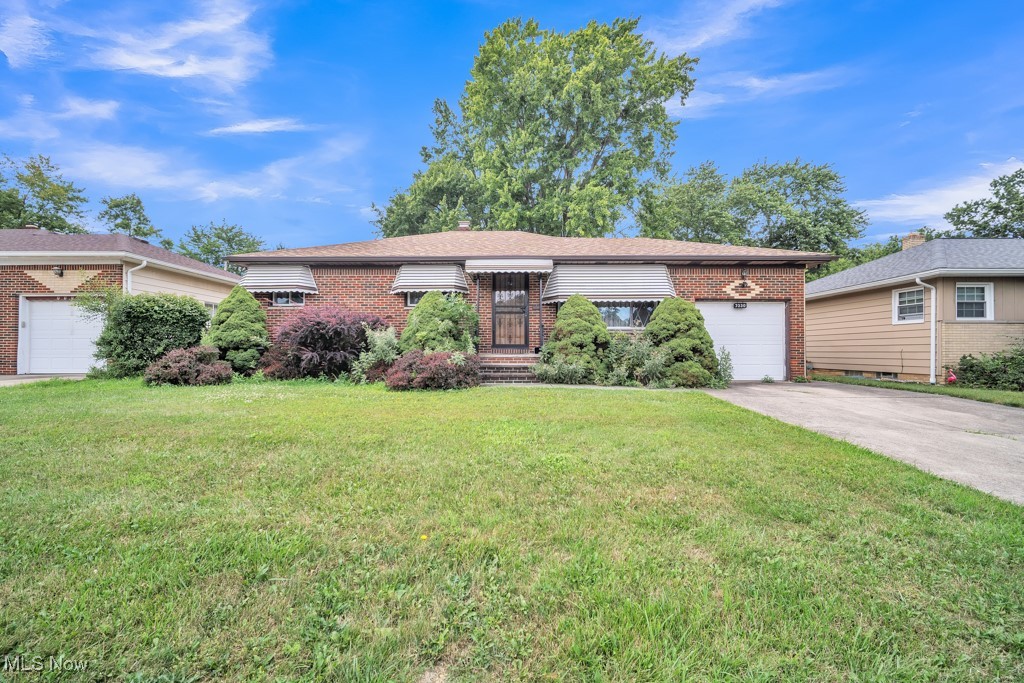 7330 Maplewood Road Cleveland, OH 44130 - Photo 2 of 40 Gallery Image 2