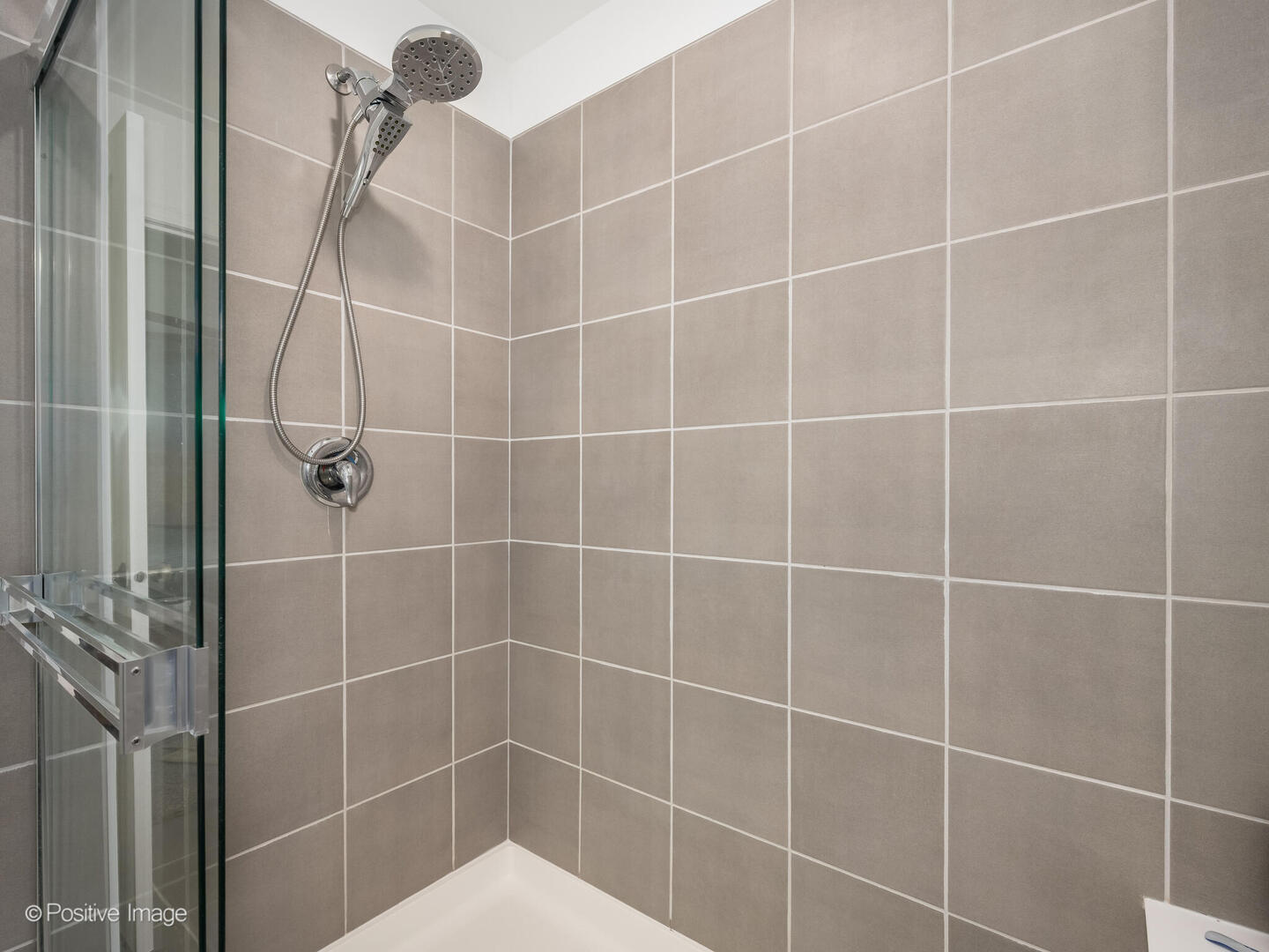 444 Radcliff Lane South Elgin, IL 60177 - Photo 19 of 26 a bathroom with a shower