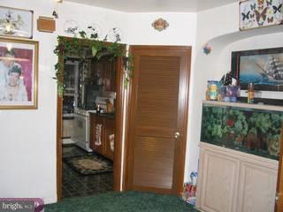 7236 Radbourne Road Upper Darby, PA 19082 - Photo 2 of 5