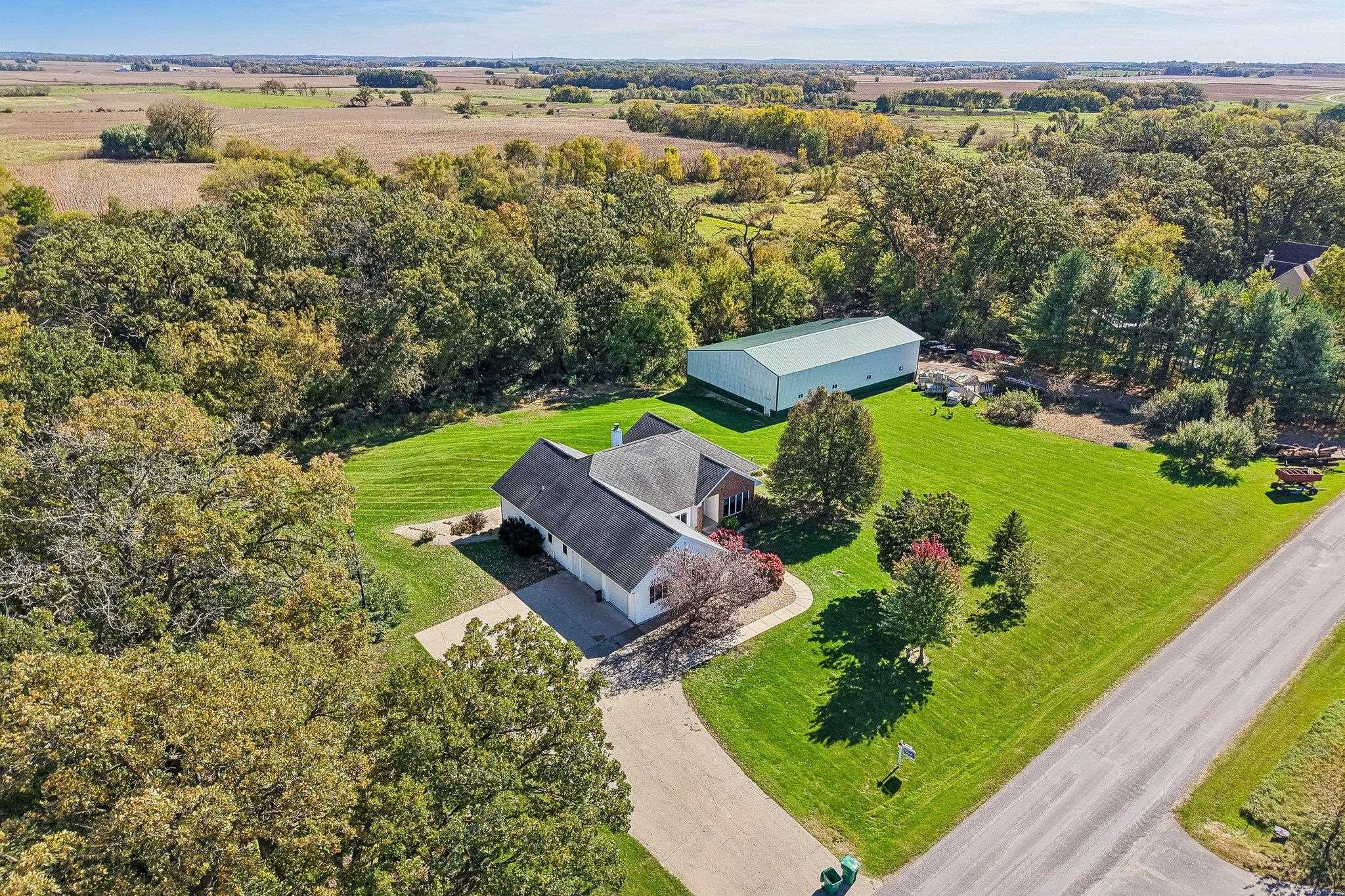 7370 Wilburn Road Sun Prairie, WI 53590 - Photo 2 of 83 Gallery Image 2