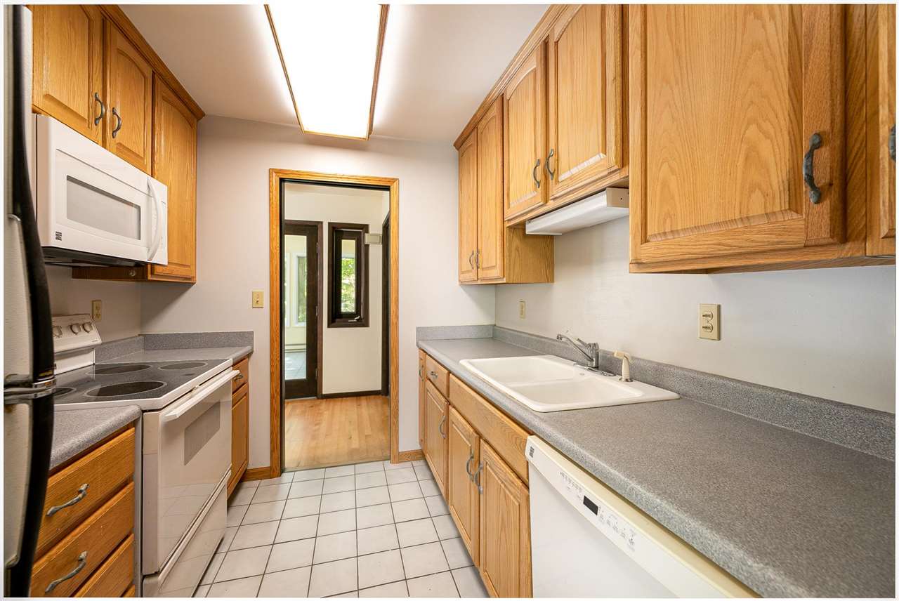 4778 North Omena Point Road Omena, MI 49674 - Photo 12 of 45 1893235-11.JPG