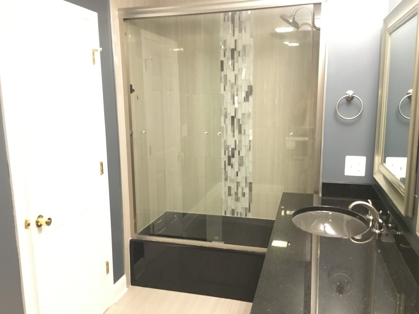 10123 Ashley Street Huntley, IL 60142 - Photo 19 of 33 a bathroom with a bathtub