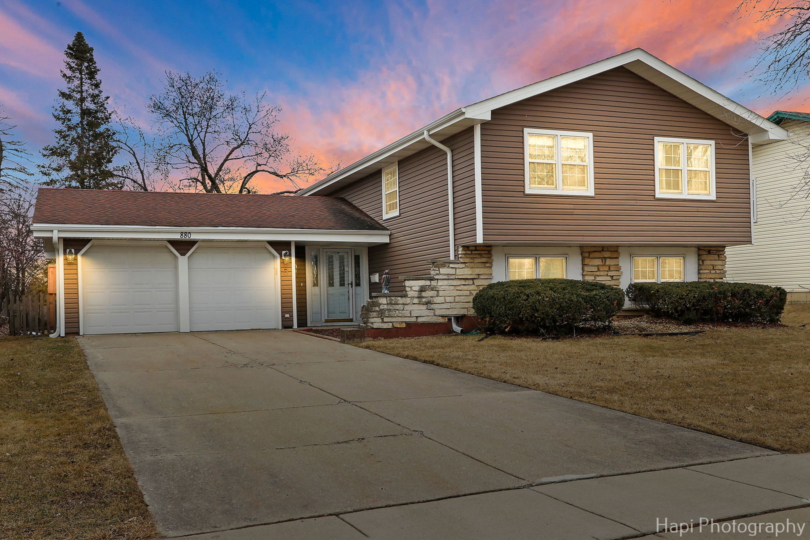 880 Rosedale Lane Hoffman Estates, IL 60169 - Photo 1 of 32 Gallery Image 1