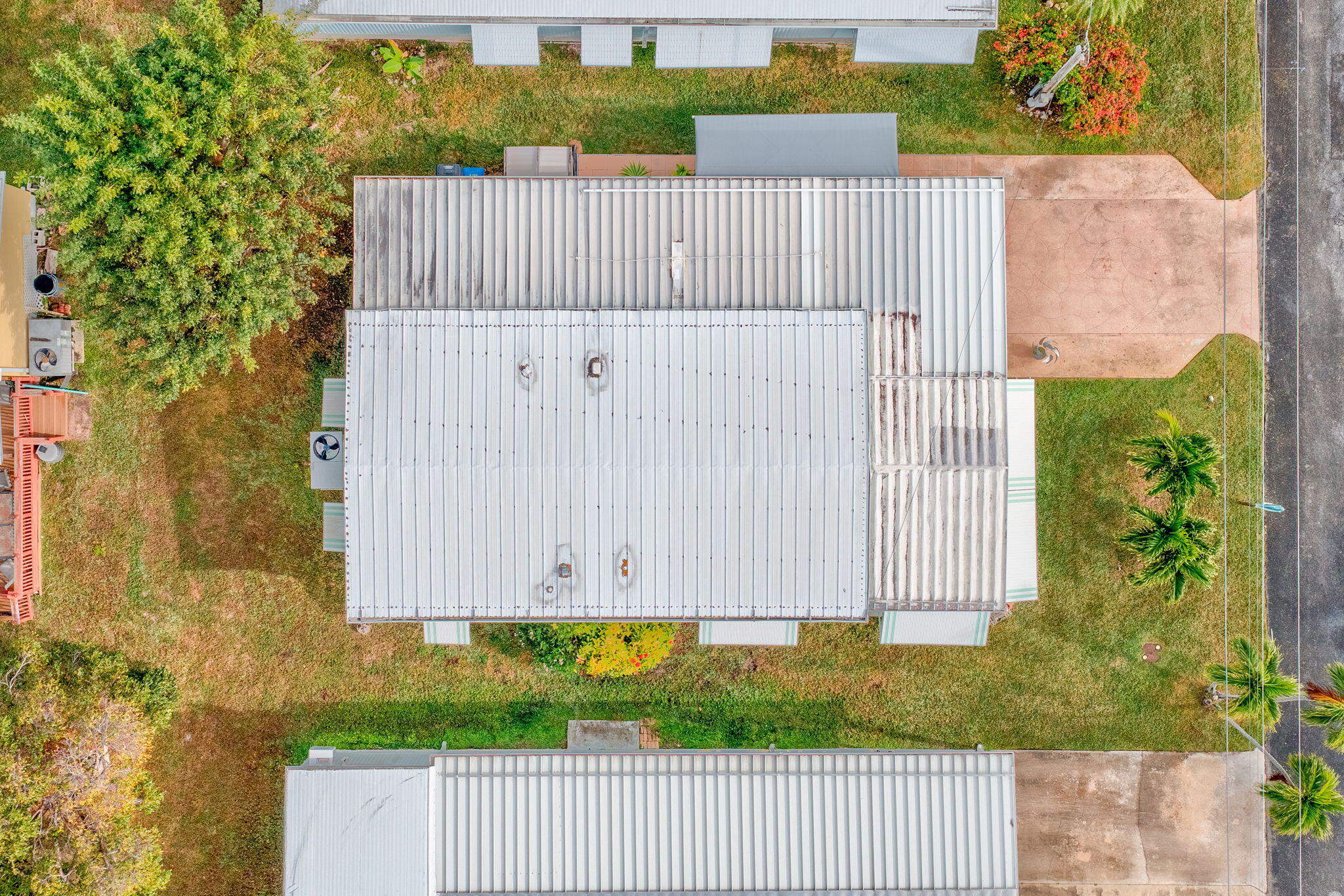 808 South Silver Circle Key Largo, FL 33037 - Photo 26 of 49 a view of a house with a wooden fence