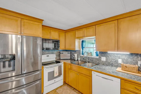 $450,000 | 808 South Silver Circle, Key Largo, FL 33037