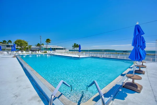 $450,000 | 808 South Silver Circle, Key Largo, FL 33037