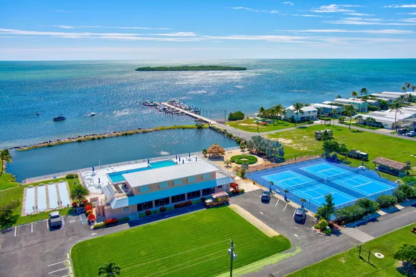 $450,000 | 808 South Silver Circle, Key Largo, FL 33037