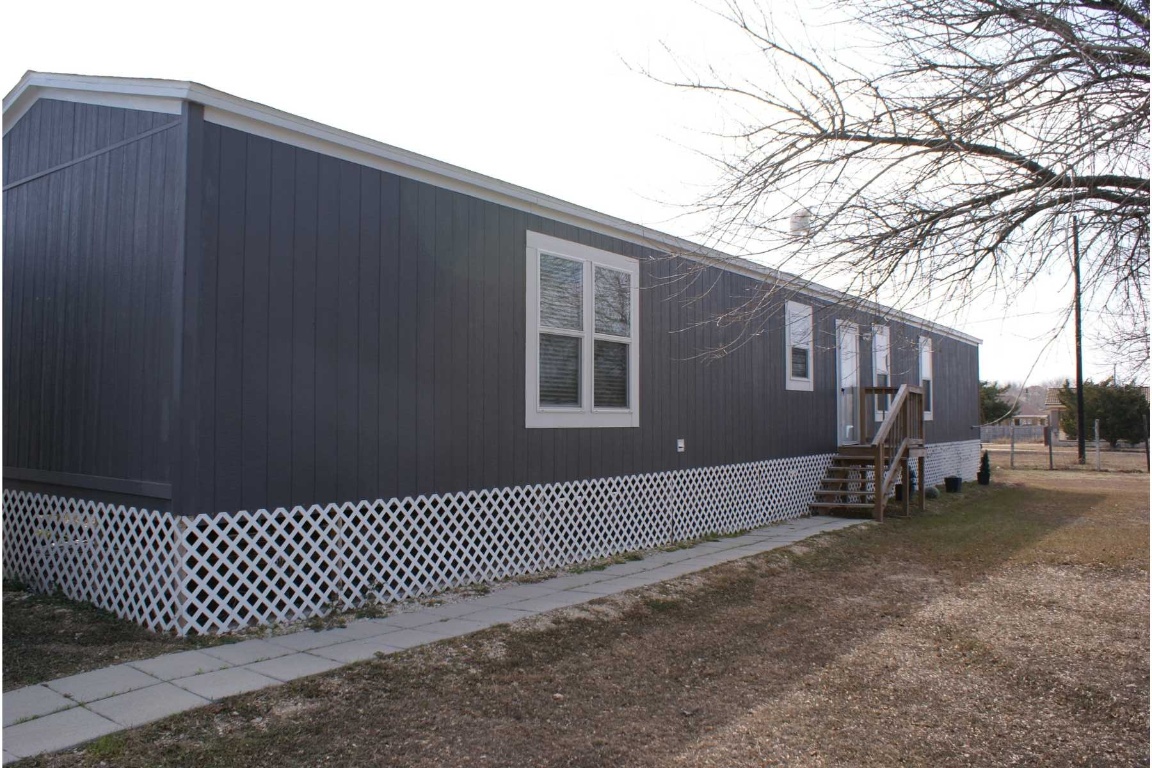 501 Mesquite Road San Marcos, TX 78666 - Photo 32 of 33 View of side of home with entry steps