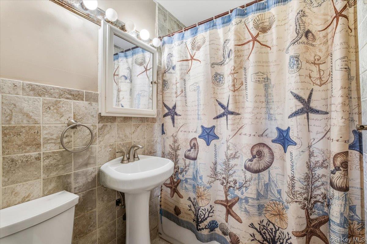 16 Meadow Road Montrose, NY 10548 - Photo 24 of 32