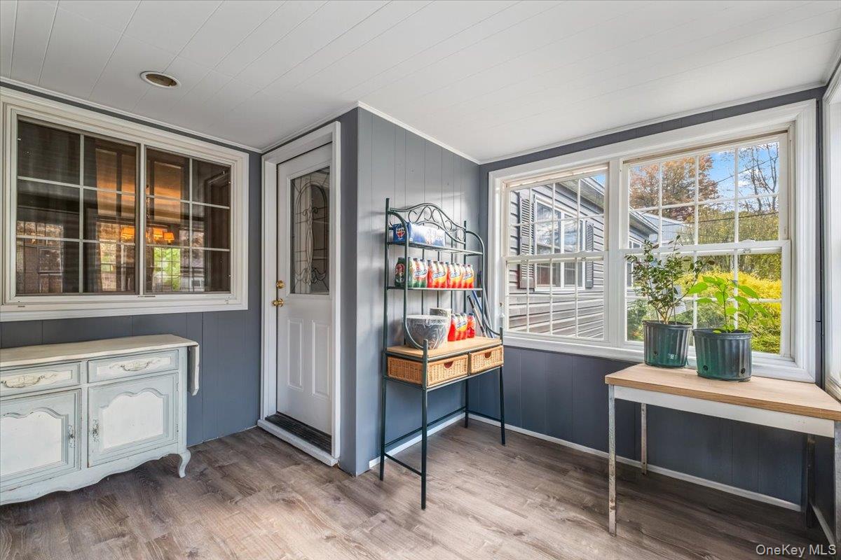 16 Meadow Road Montrose, NY 10548 - Photo 4 of 32 Entry Enclosed Porch