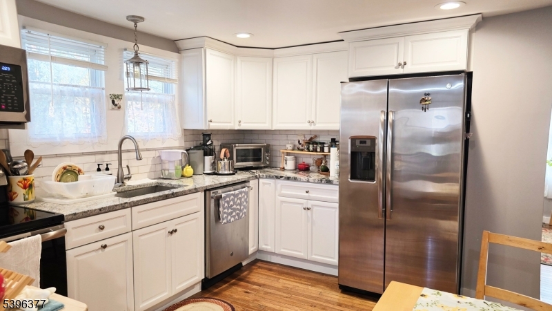 29 Millbrook Road New Vernon, NJ 07976 - Photo 2 of 15