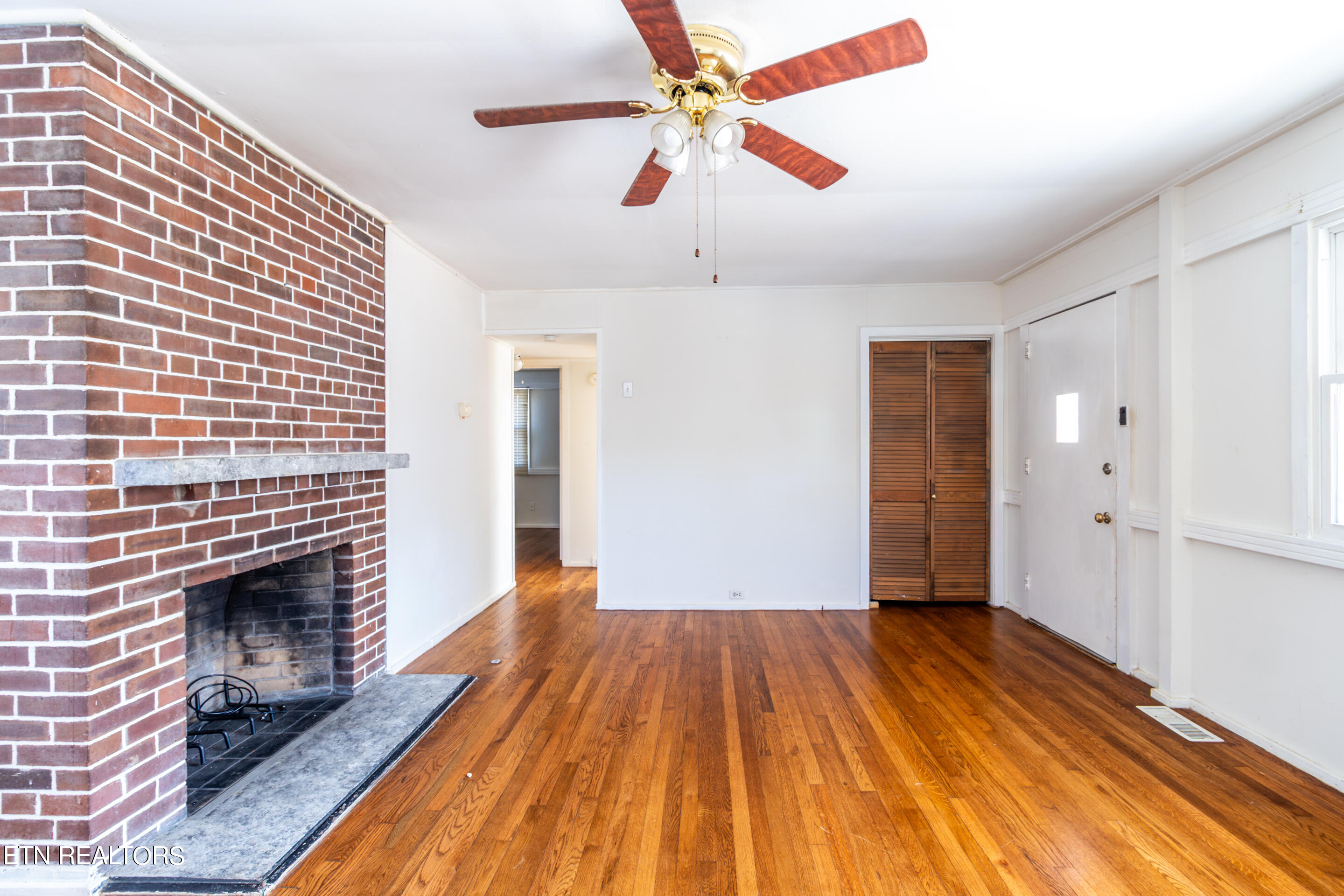 701 Florida Avenue Oak Ridge, TN 37830 - Photo 9 of 13 Copy of 1U6A3610-Enhanced-NR