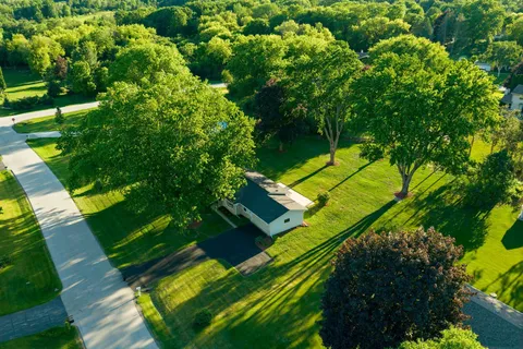 $549,900 | W332N5425 Solveson Drive, Merton, WI 53058