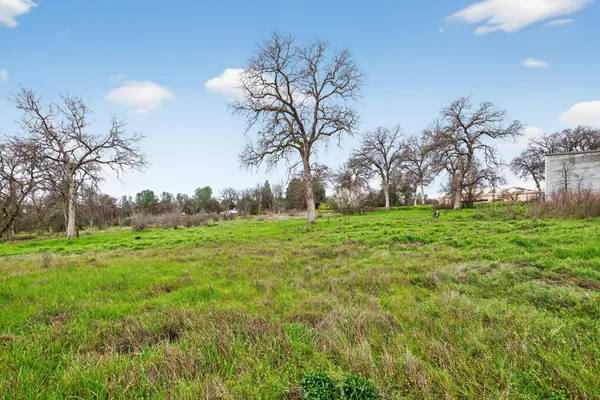 $400,000 | 2681 Hartnell Avenue, Redding, CA 96002