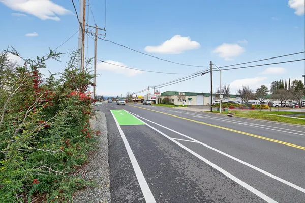 $400,000 | 2681 Hartnell Avenue, Redding, CA 96002