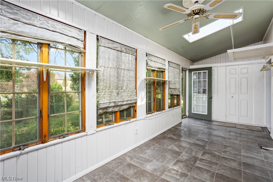 38650 Johnnycake Ridge Road Willoughby, OH 44094 - Photo 5 of 34 Streams of natural Light will surround you