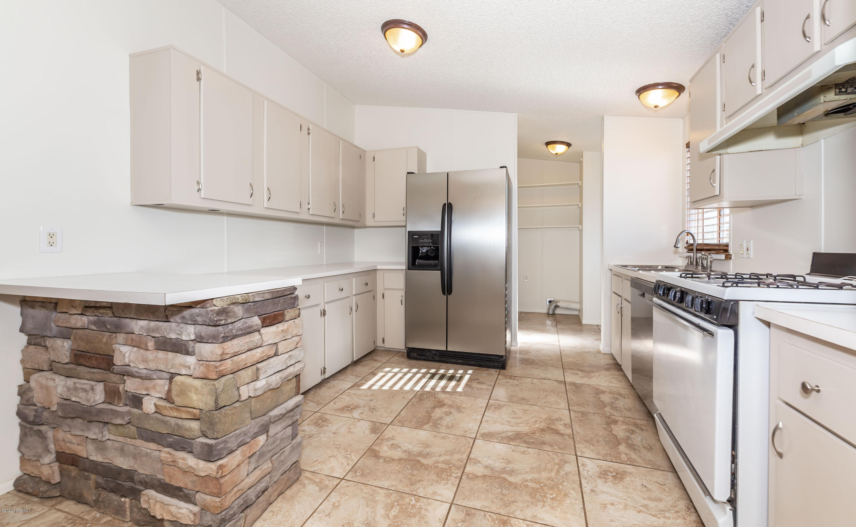 1825 Fox Road Chino Valley, AZ 86323 - Photo 6 of 16 Kitchen