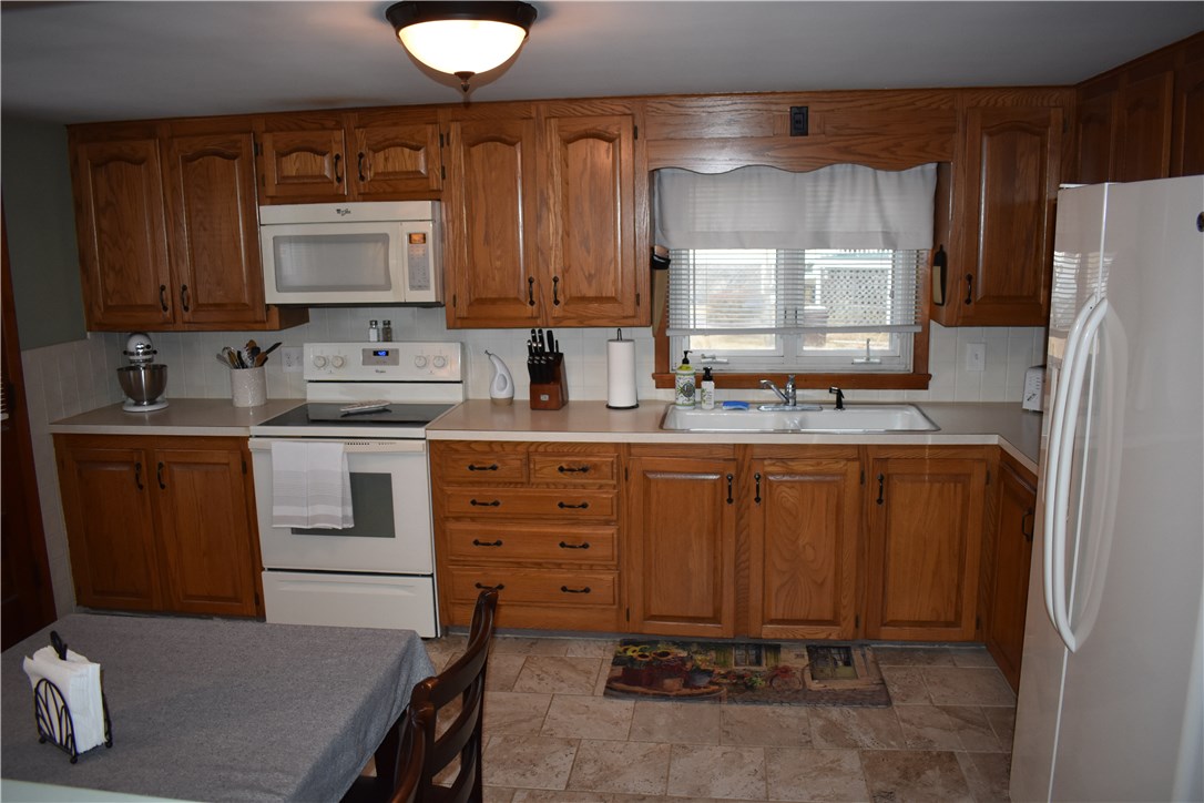 93 Ashaway Road Hopkinton, RI 02804 - Photo 5 of 17