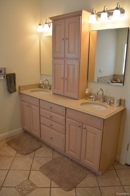 11011 Chicago Road Warren, MI 48093 - Photo 13 of 29 13.jpg