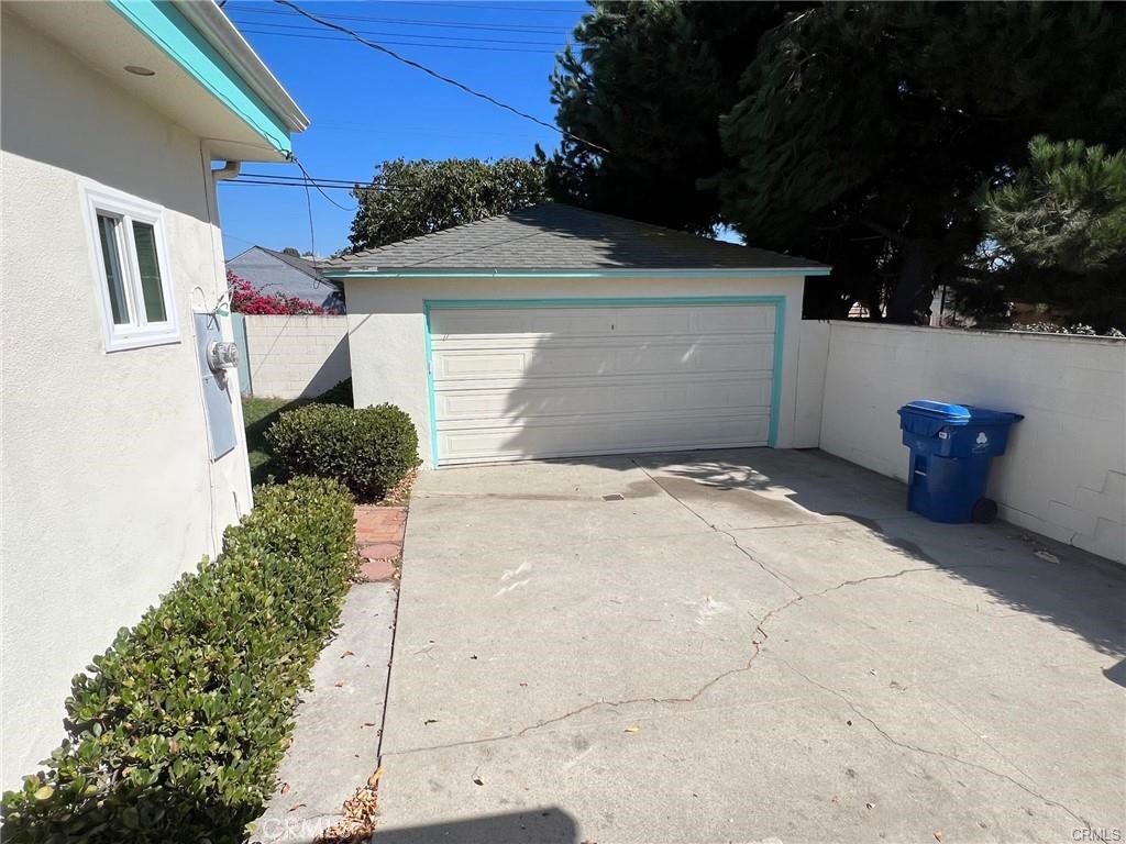 8400 Fordham Road Westchester, CA 90045 - Photo 12 of 25 a view of a garage
