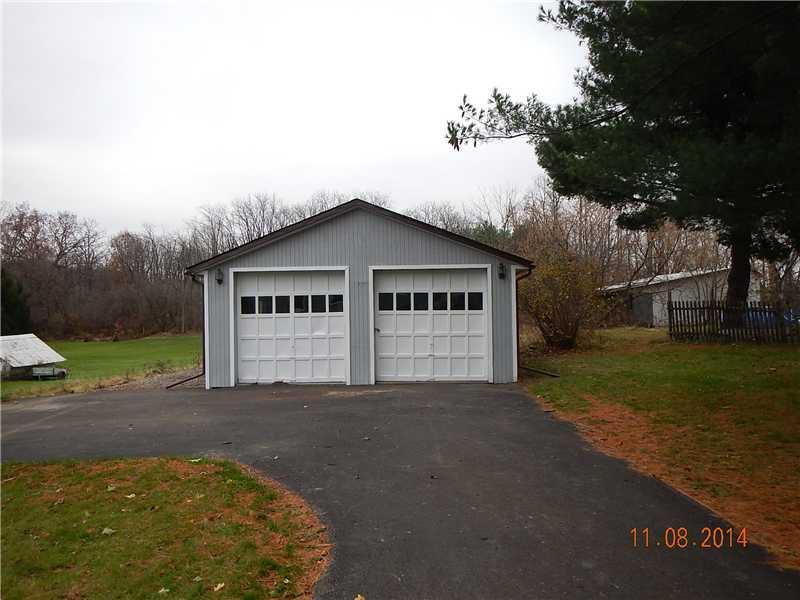 1529 Old Butler Road, Unit 11 New Castle, PA 16101 - Photo 2 of 17 Parking Lot/Garage.