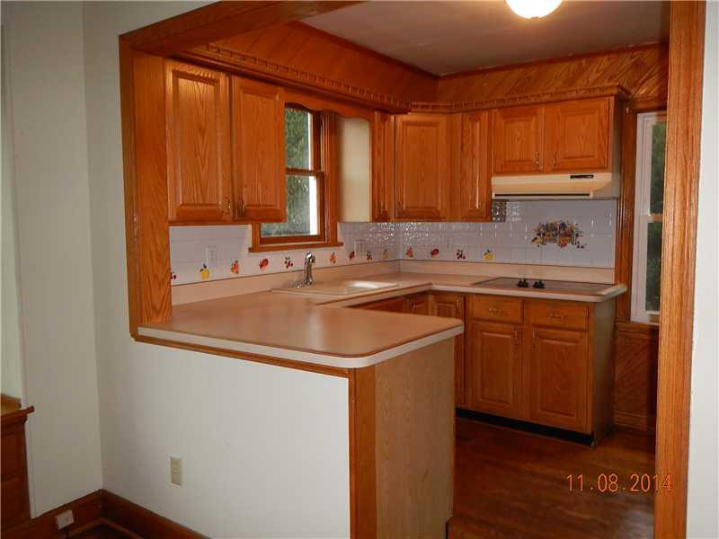 1529 Old Butler Road, Unit 11 New Castle, PA 16101 - Photo 3 of 17 Kitchen.