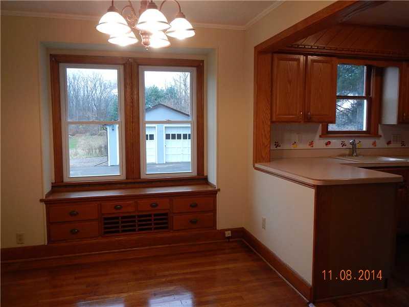 1529 Old Butler Road, Unit 11 New Castle, PA 16101 - Photo 4 of 17 Dining Room.