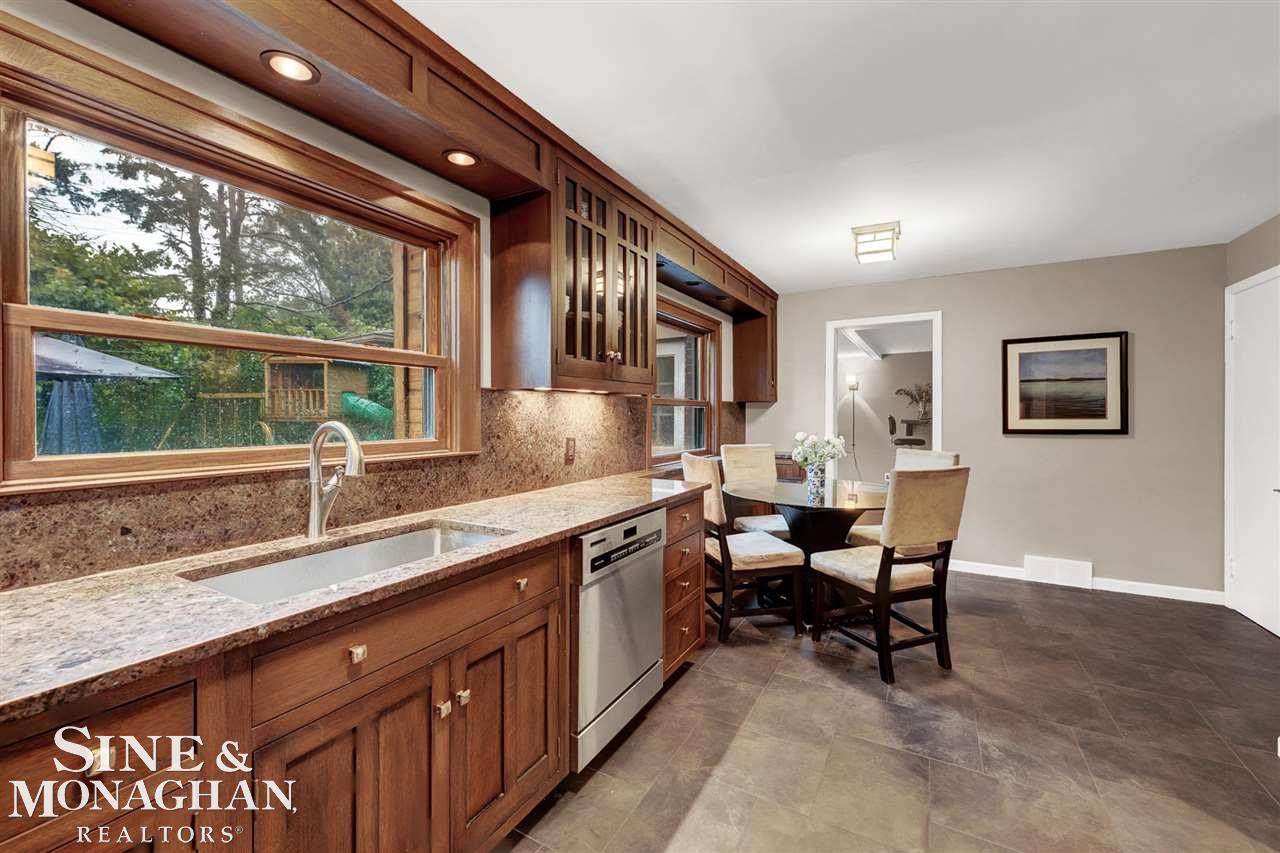 1024 Whittier Road Grosse Pointe, MI 48230 - Photo 9 of 38 50059942-8.JPG